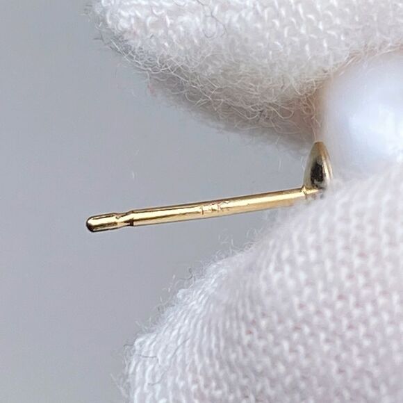 Saks Fifth Avenue Collection 14K Gold Freshwater Button Pearl Stud Earring - Picture 6 of 7